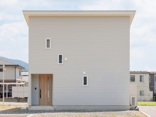 松本市里山辺 新築 戸建て【スーパー至近で便利！フリースペースで「整う暮らし」が叶う家】