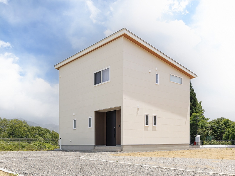 高台からの景色と過ごす穏やかな暮らしのおうち